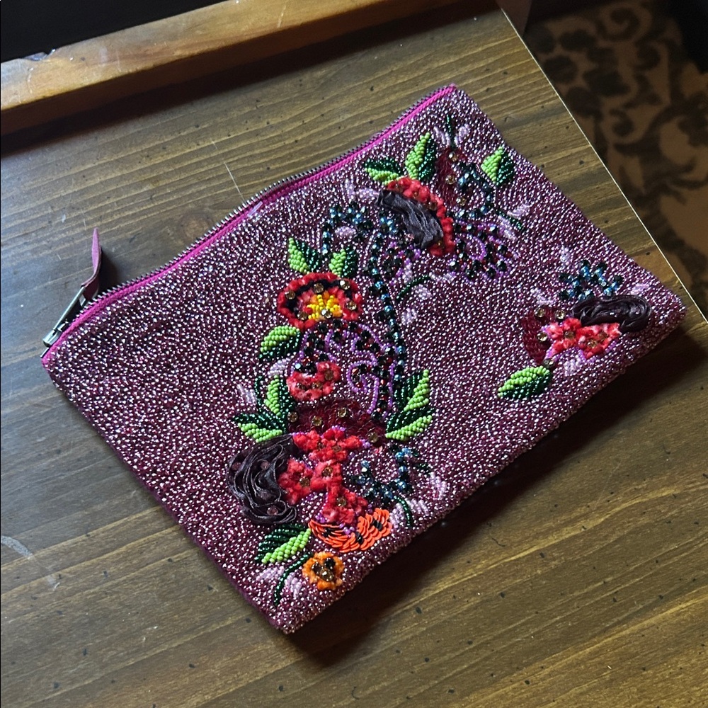 Beaded Floral Clutch - Picture 3 of 5